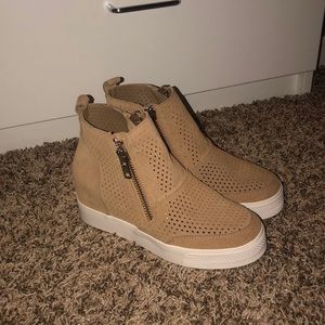 NWOT Steve Madden wedge sneaker